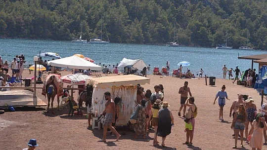 Kızkumu Plajı turist akınına uğradı