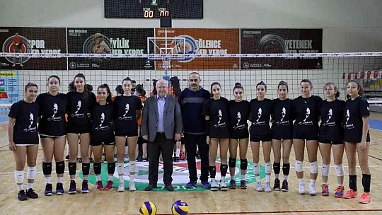 Kızlar 4'te 4 yaptı