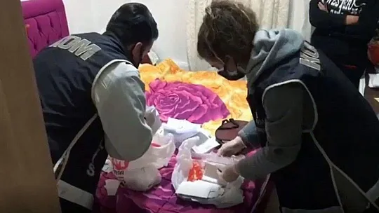 KOM ekipleri, tefecilik yapan şebekeyi ajandaları ile ele geçirdi