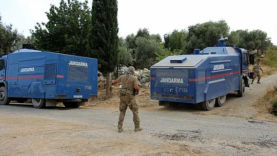 Komandolar karadan helikopterler havadan Bayır köyünü kurtarmaya çalışıyor