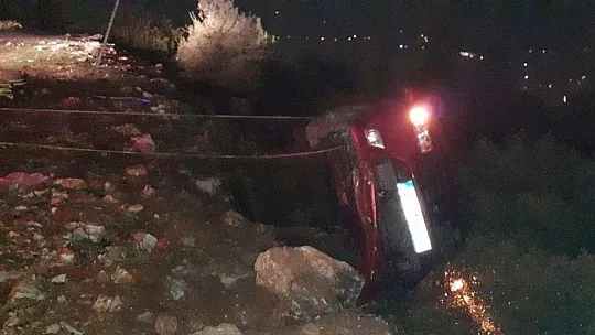 Kontrolden çıkan otomobil takla attı