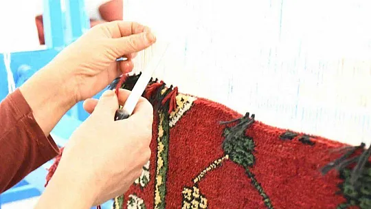 KÖY YAŞAM MERKEZİ'NDE 3 KUŞAK BİRLİKTE EĞİTİM GÖRÜYOR