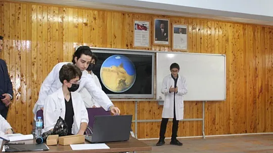 Köyceğiz Anadolu Lisesi Mars'ta yaşamı konuştu
