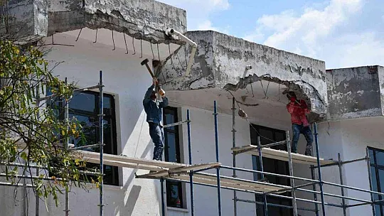 Köyceğiz Belediye Düğün Salonu'nda restorasyon başladı