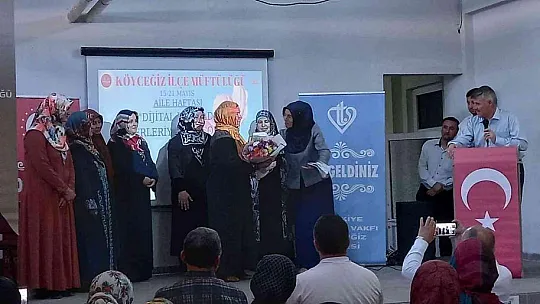 Köyceğiz'de 'Dijital Dünyada Değerleriyle Aile Olmak' konulu konferans düzenlendi