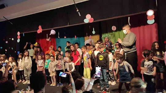 Köyceğiz'de 'Sevimli Zeytin Tin' adlı çocuk oyunu izlendi