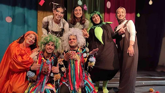 Köyceğiz'de 'Sevimli Zeytin Tin' adlı çocuk oyunu izlendi
