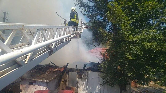 Köyceğiz'de ahşap ev küle döndü