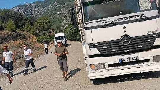 Köyceğiz'de alevler yerleşim yerlerini tehdit etmeye başladı