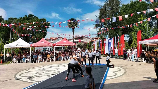 Atatürk'ü Anma, Gençlik ve Spor Bayramı coşkuyla kutlandı