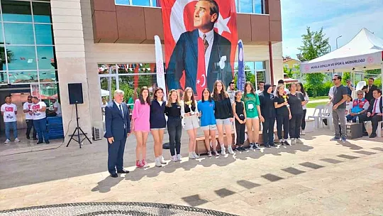 Atatürk'ü Anma, Gençlik ve Spor Bayramı coşkuyla kutlandı