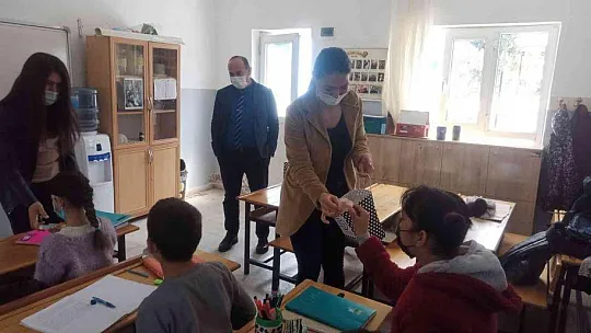 Köyceğiz'de atık yağ getiren öğrenciler sabunlara kavuştu