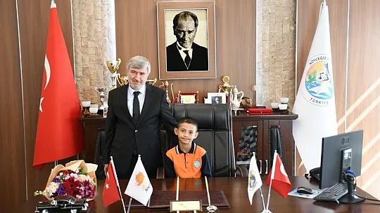 Köyceğiz'de Başkan Ceylan'ın koltuğuna Bekir Dalaman oturdu