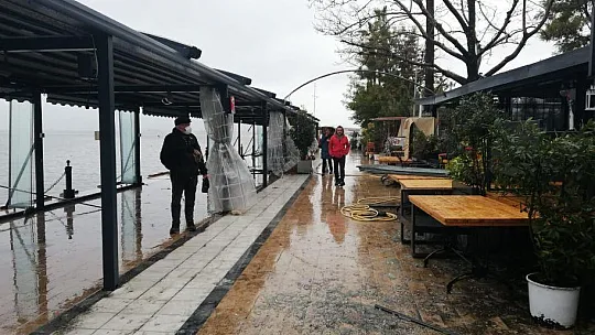 Köyceğiz'de fırtına etkili oldu