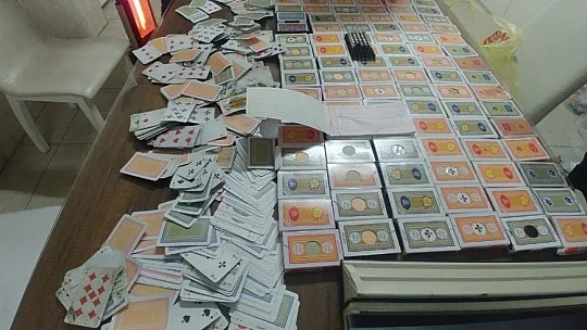 Köyceğiz'de iki eve kumar baskını: 27 kişiye 119 bin 610 lira ceza