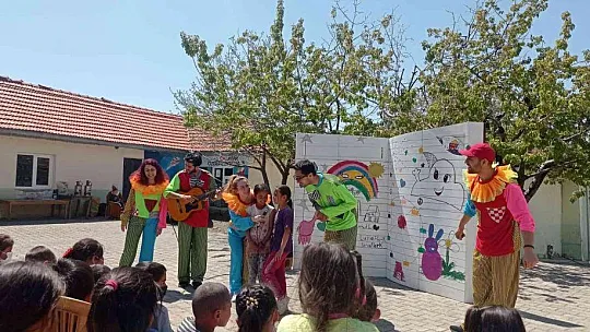Köyceğiz'de İstanbullu öğrenciler şenlik düzenledi