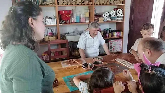 Köyceğiz'de minikler seramik tabak yapmayı öğrendi