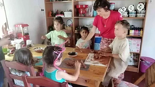 Köyceğiz'de minikler seramik tabak yapmayı öğrendi