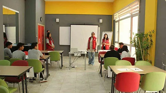 Öğrenciler bilgi yarışmasında ter döktü