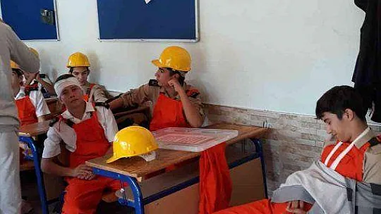 KÖYCEĞİZ'DE ÖĞRENCİLER TATBİKATI BAŞARIYLA TAMAMLADI