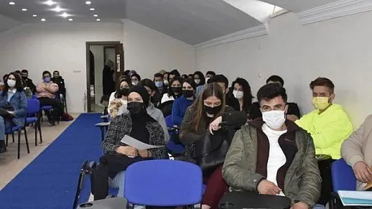 Köyceğiz'de öğrencilere 'etkili iletişim' semineri