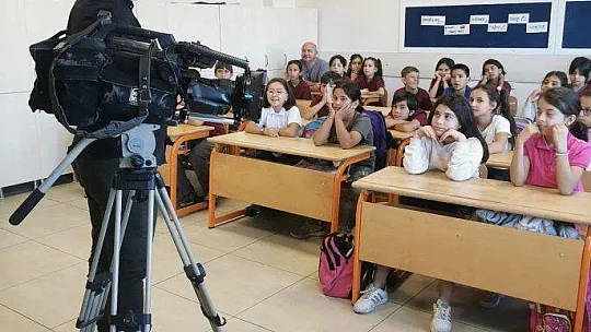 KÖYCEĞİZ'DE ÖĞRENCİLERE GÖRÜNTÜ, SES VE KURGU EĞİTİMİ VERİLDİ
