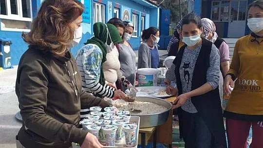 Köyceğiz'de okul yararına pilav günü etkinliği düzenlendi