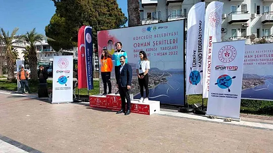 Köyceğiz'de Orman Şehitleri adına düzenlenen kano yarışları başladı