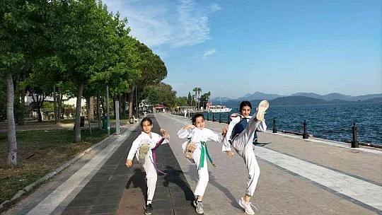 Köyceğiz'de Taekwondocular renkli gösteriler sundu