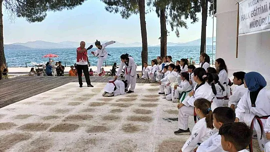 Köyceğiz'de Taekwondocular renkli gösteriler sundu
