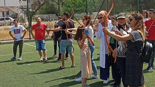 Köyceğiz'de Toparlar Ortaokulu yararına yardım etkinliği düzenlendi