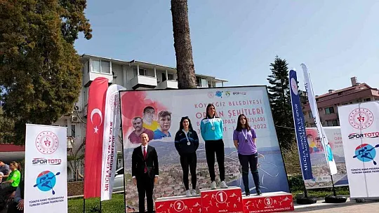 Köyceğiz'de yapılan kano yarışlarında bahar kupası sahiplerini buldu