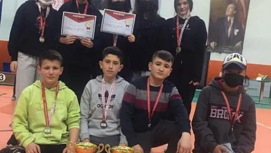 Köyceğiz'de Yıldızlarda Floor Curling il birincileri belli oldu