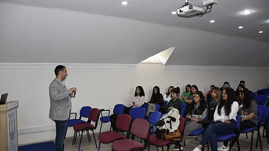 Köyceğiz'de yüksekokul öğrencilerine  'Yaşlılarda Ayrımcılık' semineri