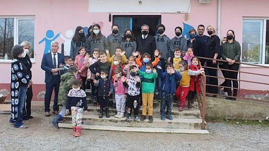 Köyceğiz Fen Lisesi öğrencilerinden miniklere ziyaret