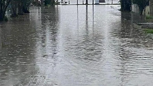 Köyceğiz Gölü taştı, Kordon'u su bastı