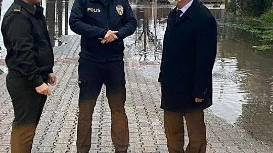 Köyceğiz Gölü taştı, Kordon'u su bastı