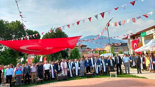 Köyceğiz Meslek Yüksekokulu'nun mezuniyet töreni yapıldı