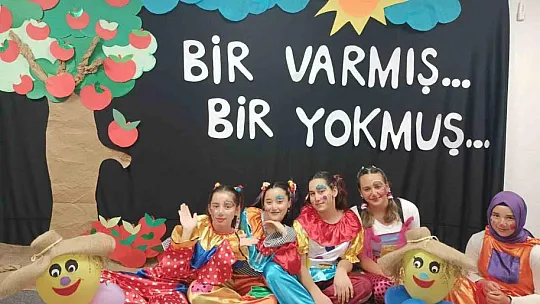 'Çocuklar Hep Gülsün' sloganıyla minikleri güldürdüler