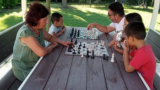 KÖYCEĞİZ SOKAKLARINDA SATRANÇ COŞKUSU YAŞANDI