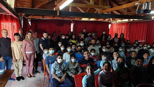 Köyceğiz Zeytinalanı İlk ve Ortaokulu yazar Hepgenç ile buluştu
