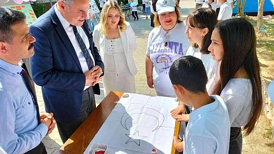 Köyceğiz Zeytinalanı Ortaokulu'nda bilim şenliği düzenlendi