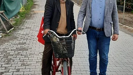 Köyceğizli Ali'nin kırmızı bisiklet hayali gerçekleşti