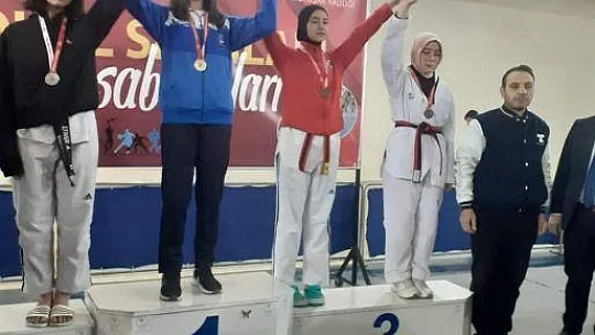 Köyceğizli Azra Karakaş Taekwondo grup müsabakasında 3. oldu