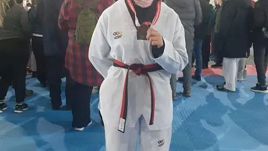 Köyceğizli Azra Karakaş Taekwondo grup müsabakasında 3. oldu