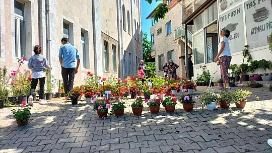 Köyceğizli çiçekçilerde Anneler Günü hareketliliği yaşandı