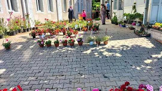 Köyceğizli çiçekçilerde Anneler Günü hareketliliği yaşandı