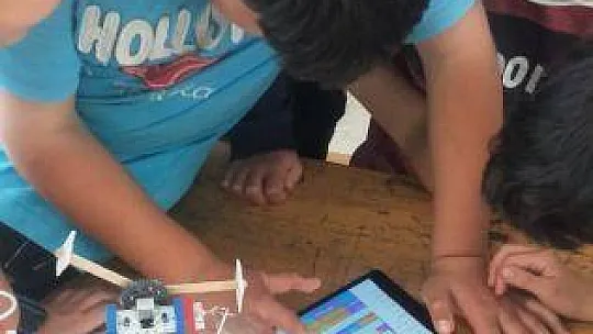 Köyceğizli öğrenciler su üstü atık temizleme robotunu tanıttı
