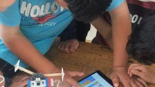 Köyceğizli öğrenciler su üstü atık temizleme robotunu tanıttı