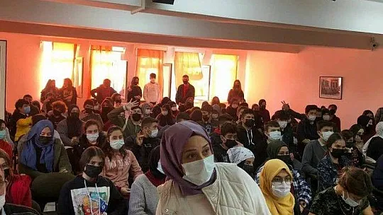 Köyceğizli öğrencilere aşı sunumu yapıldı